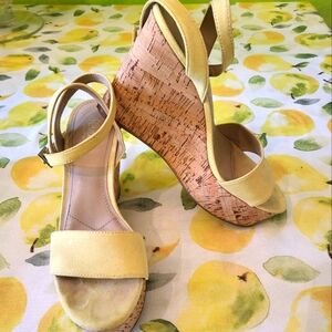 Charles David Butter Suede Platform Wedge 7.5